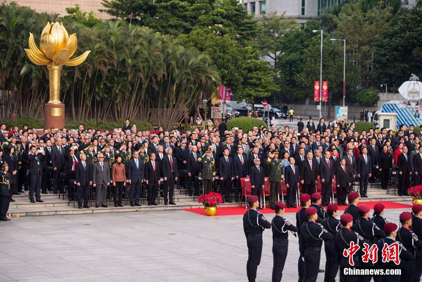 Macau government holds flag-raising ceremony for 17th anniversary of return to China