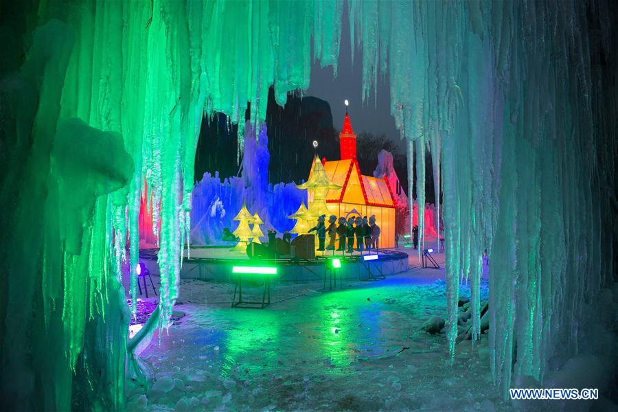 #CHINA-HEBEI-SHIJIAZHUANG-FROZEN WATERFALL (CN)