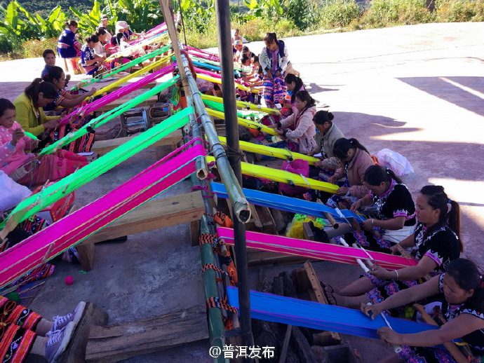 Lahu women in Paliang Mountain Village learn to be “female embroiders”
