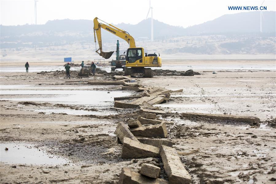 #CHINA-JIANGXI-POYANG LAKE-STONE BRIDGE (CN)