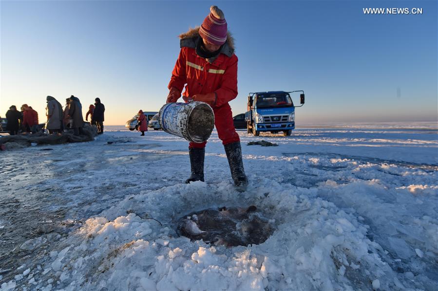 CHINA-JILIN-CHAGAN LAKE-WINTER FISHING (CN)