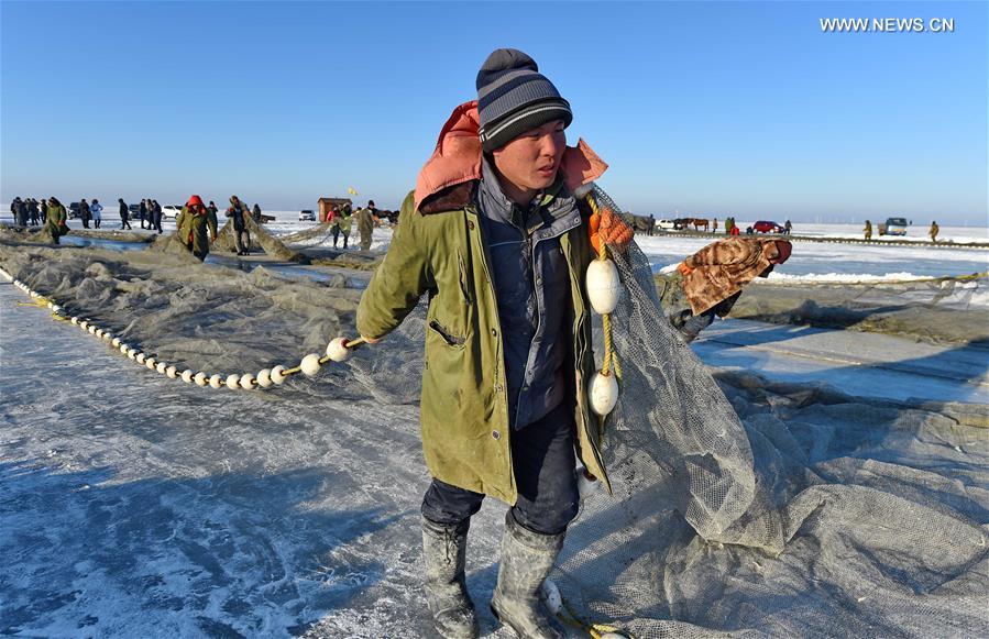 CHINA-JILIN-CHAGAN LAKE-WINTER FISHING (CN)