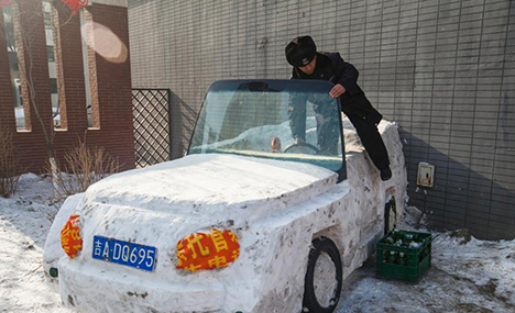 Changchun security guards make 'snow convertible’ 