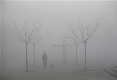 Beijing residents flee city to escape smog