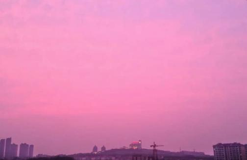 Jiangxi sky turns pink