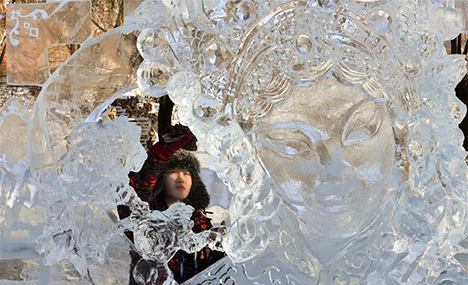 National ice sculpture contest held in Harbin