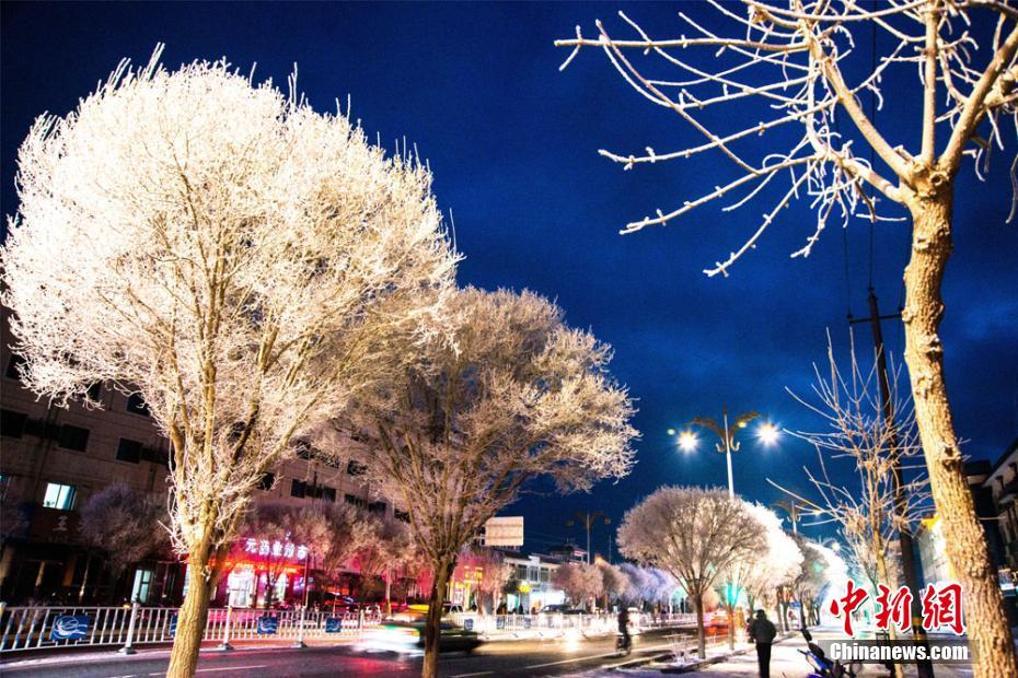 Dunhuang covered in spectacular frost after snow