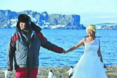 Chinese couple to pilot plane around world