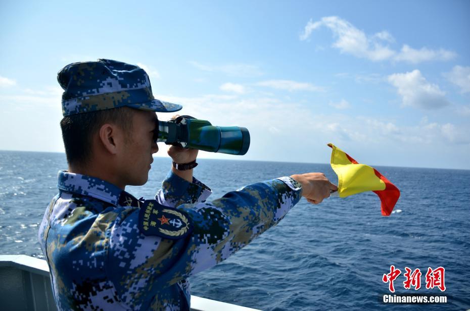 Chinese navy holds anti-piracy drill