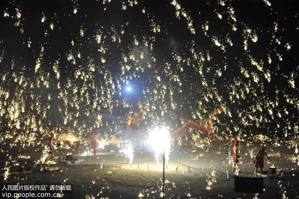 Fire dragon dance in Chongqing