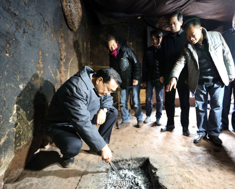 Premier Li Keqiang visits poverty-stricken Yunnan village before Spring Festival