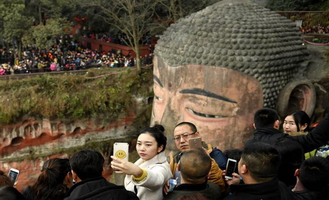Leshan Giant Buddha sees 40K visitors
