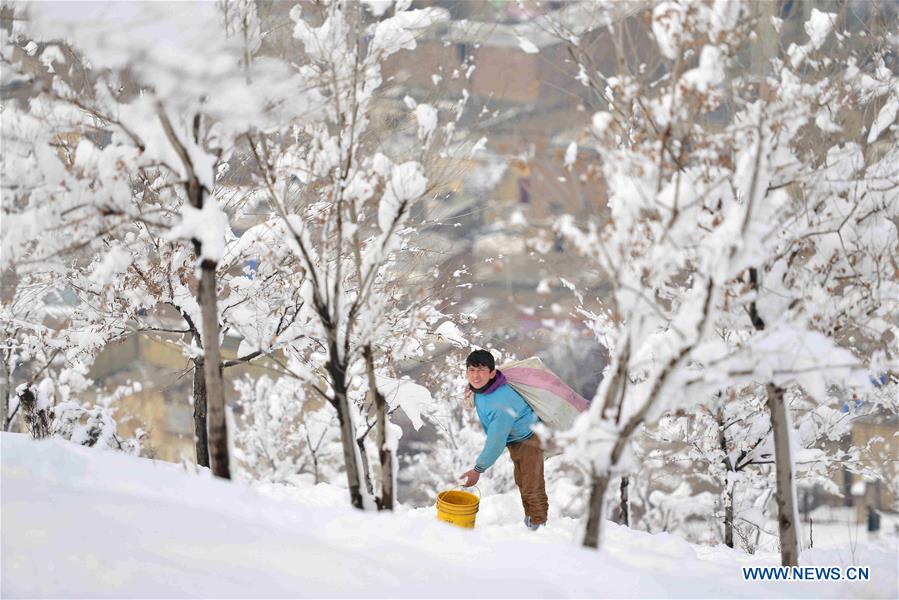 AFGHANISTAN-KABUL-FREEZING WEATHER-SNOWFALL