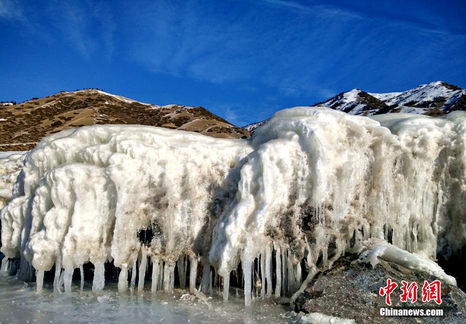 Stunning winter scenery of Sayram Lake