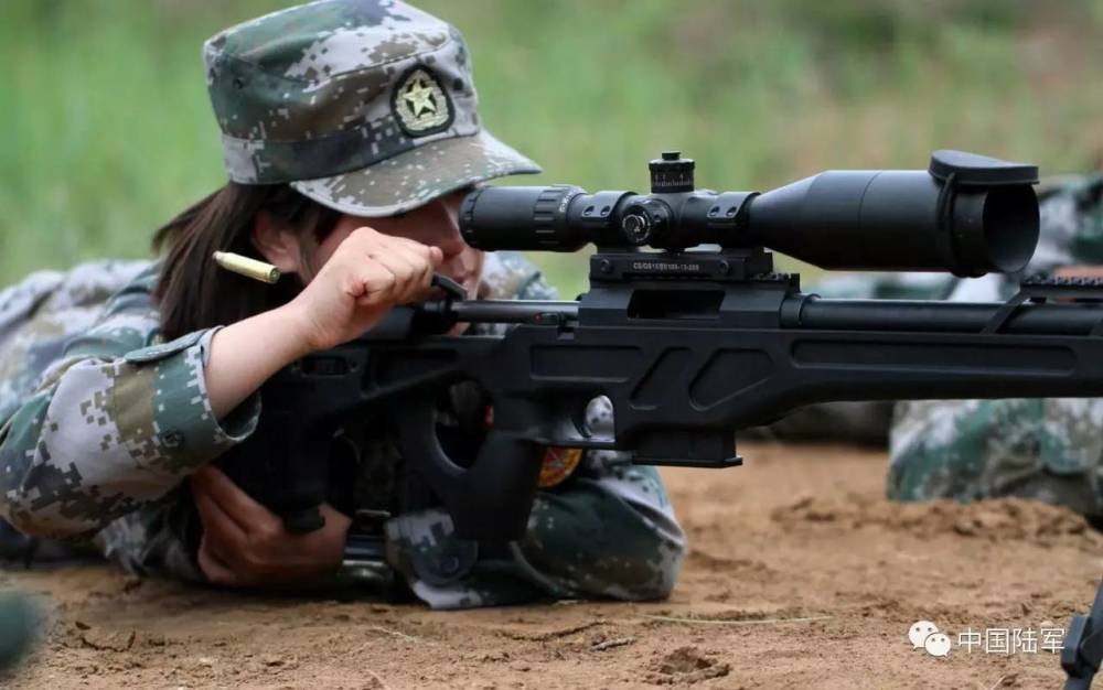 Heroines! China’s female soldiers in training
