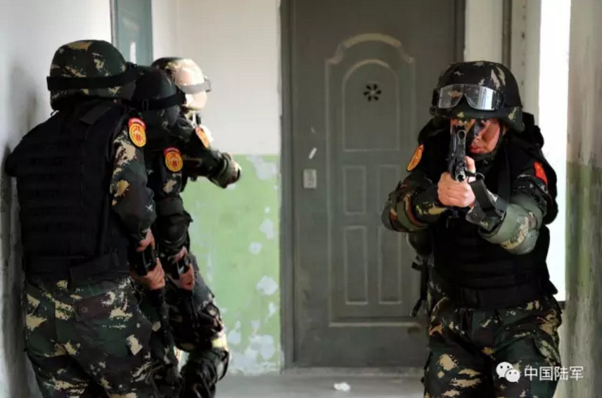 Heroines! China’s female soldiers in training