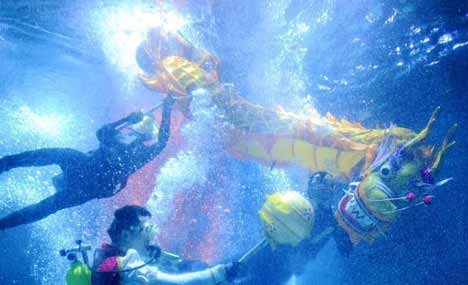 Underwater dragon dance in Harbin