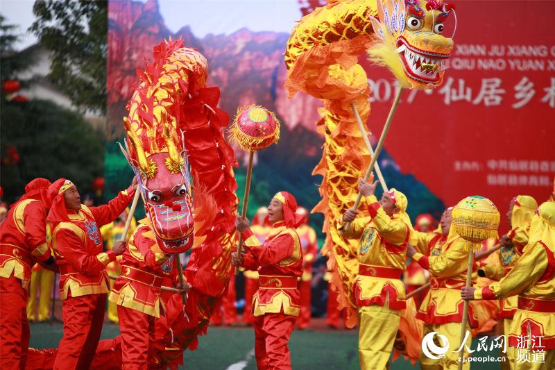 Lantern Festival ushered in with soccer in Zhejiang town