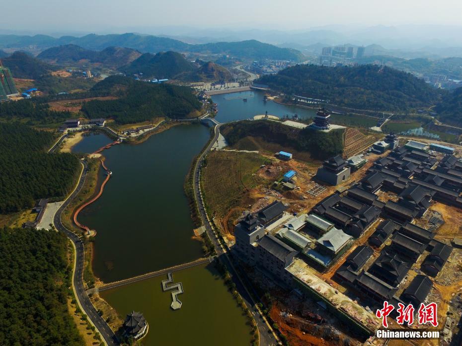 Hunan spends 500 million RMB to reproduce century-old ‘ancient town’