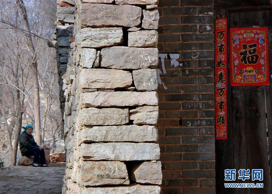 Stone village in Henan balances tourism, tradition