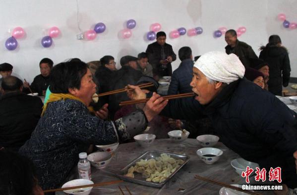 Dumpling banquet for hundreds in Hebei