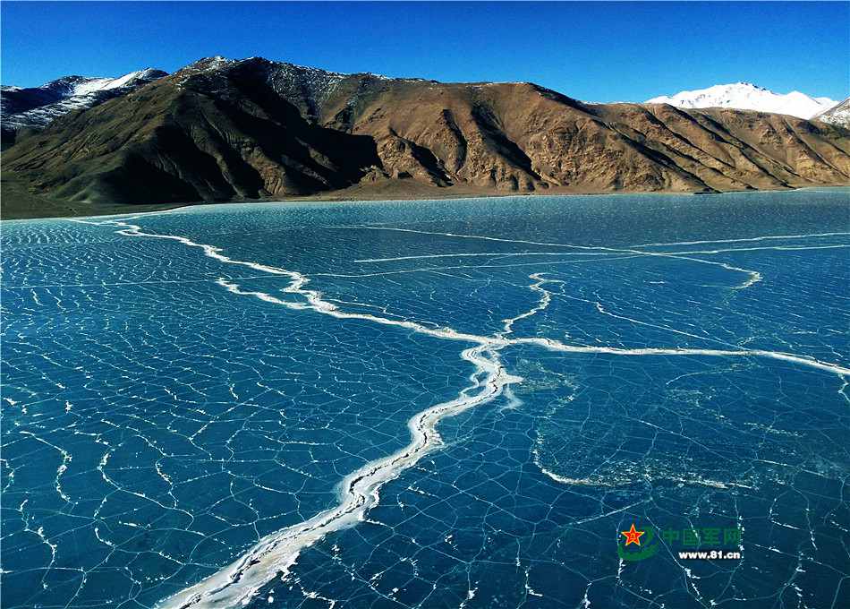 Spectacular views of Tibet's Pangong Lake