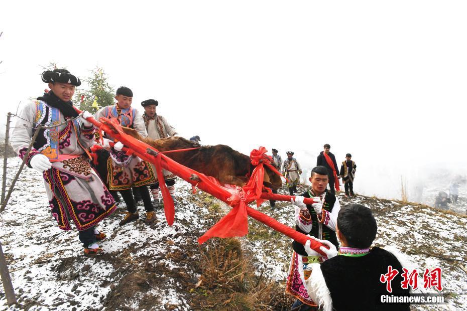 Qiang people celebrate Guairu Festival in SW China