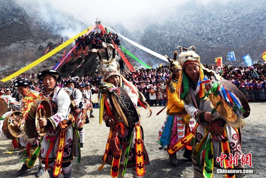 Qiang people celebrate Guairu Festival in SW China