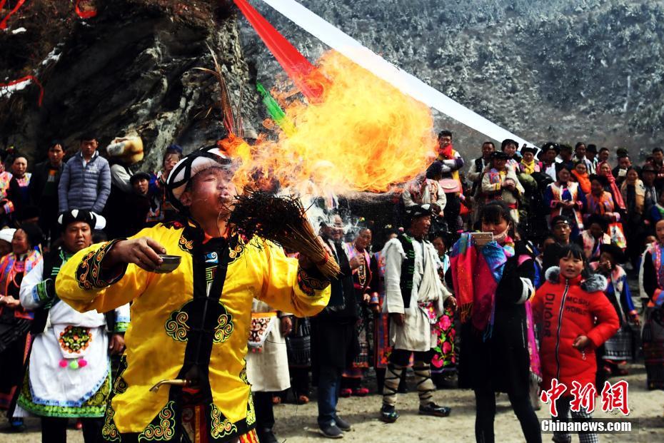 Qiang people celebrate Guairu Festival in SW China