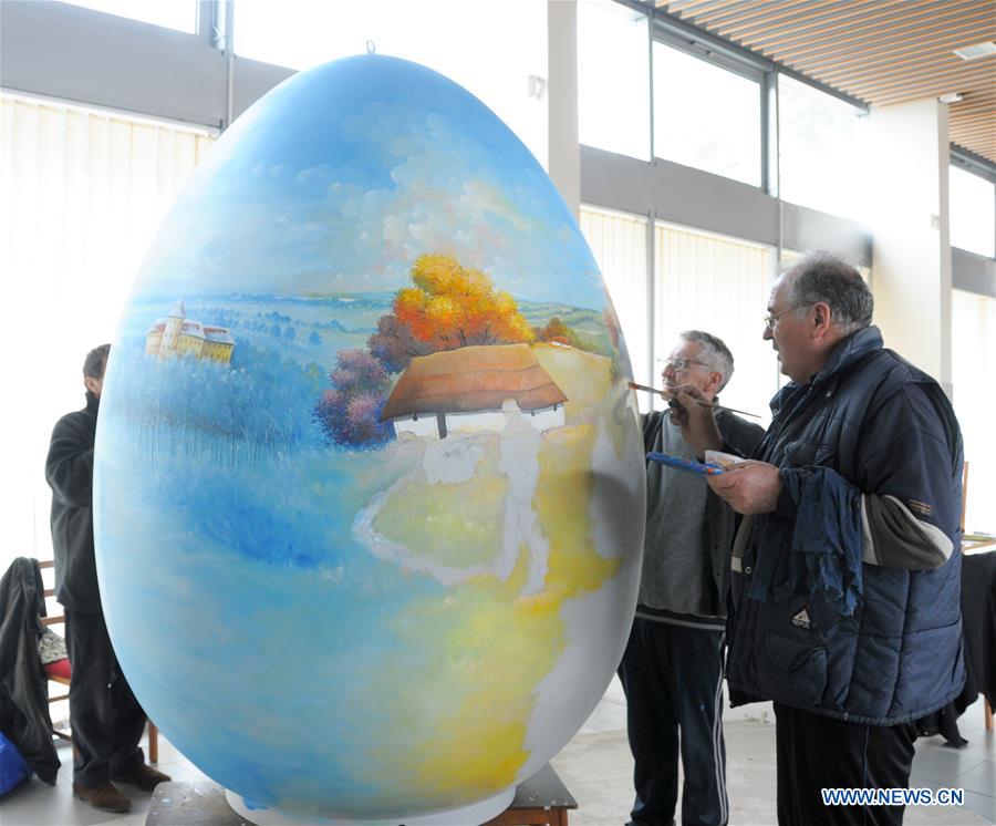 Fairy tales on eggs: Croatian painters draw Easter eggs