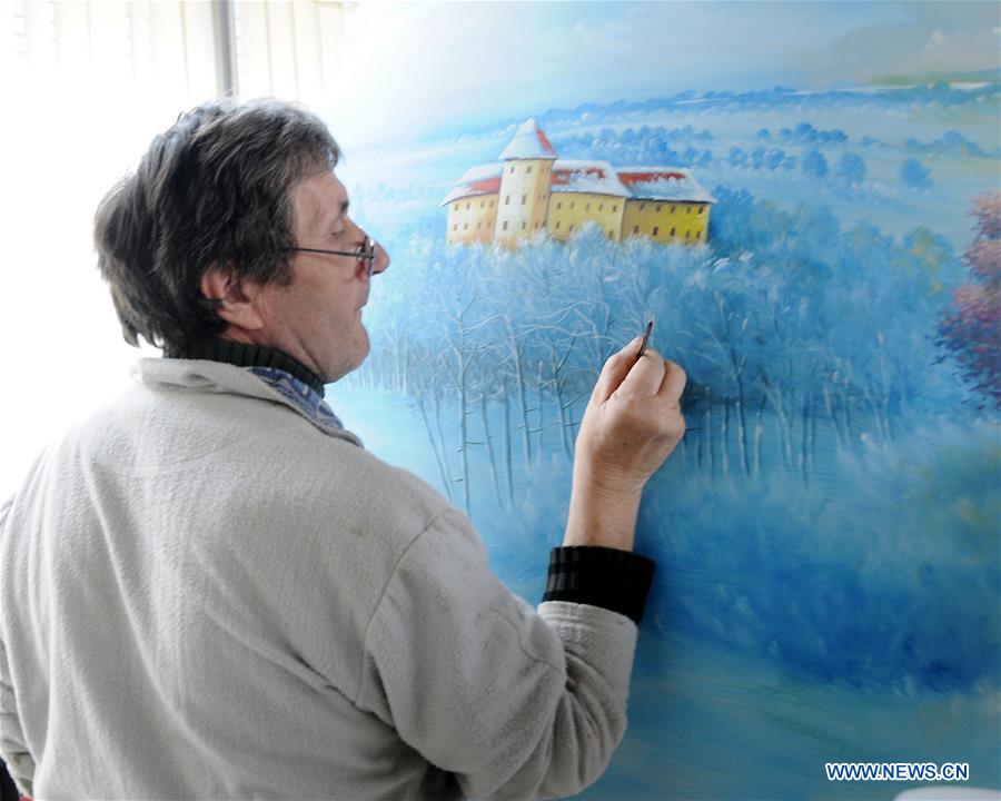 Fairy tales on eggs: Croatian painters draw Easter eggs