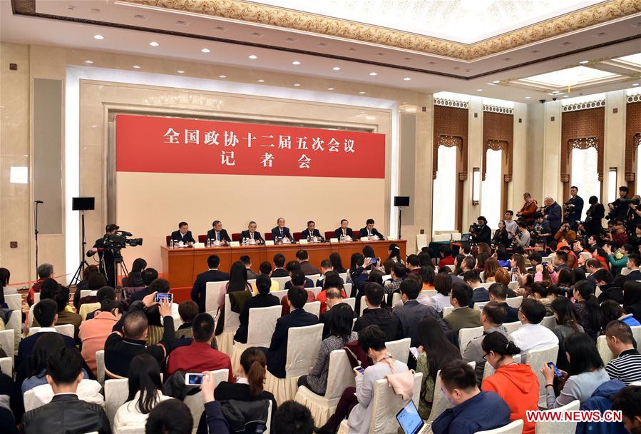CPPCC members attend press conference on promoting economic growth