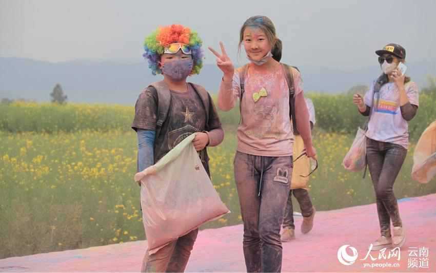Thousands participate in Yunnan ‘rainbow run’