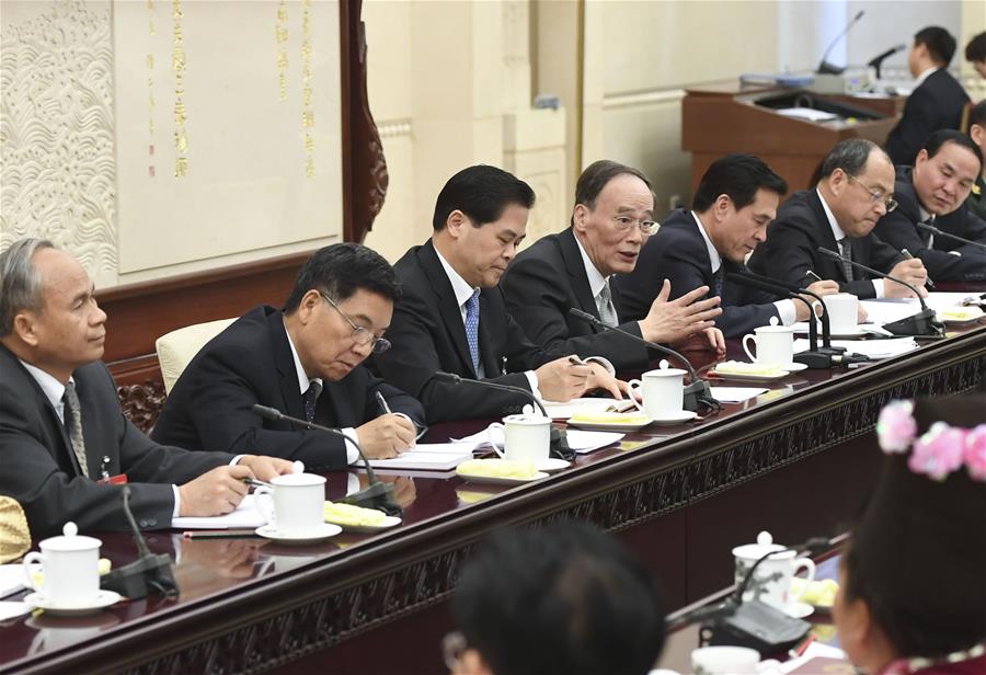 Chinese leaders discuss economy, Belt&Road with lawmakers