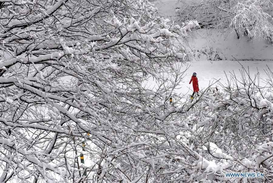 Snow scenery at Kongtong Mountain in NW China's Gansu