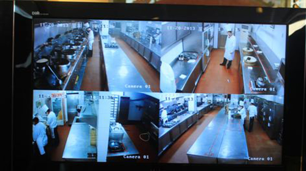 See-through kitchens adopted in 2,000 Shanghai restaurants to improve food safety