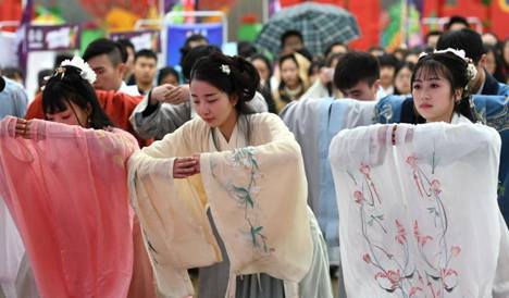 Traditional festival celebrated in 'hanfu' garb