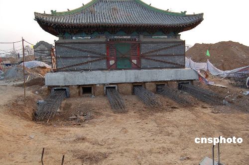 Historic monuments on the move: Chinese specialty attracts controversy, acclaim