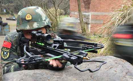 Soldiers undergo tactical training in Jiangxi