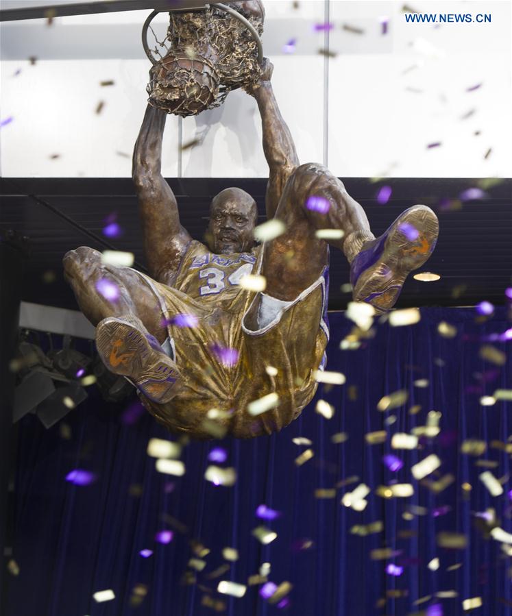 Statue of Shaquille O'Neal unveiled in Los Angeles