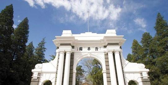 Tsinghua University implements swimming proficiency requirement