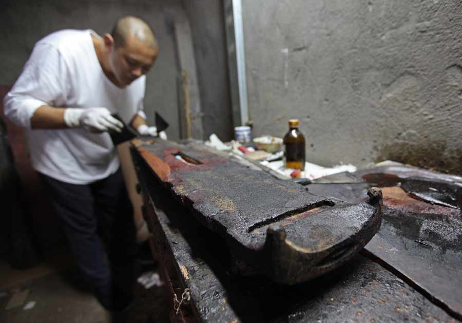 Guqin-maker shares art, precision behind instrument’s production