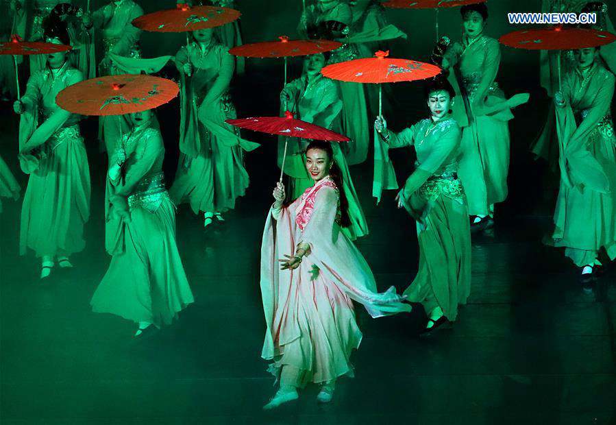 Prosperity of capital of Northern Song Dynasty reproduced in C. China 