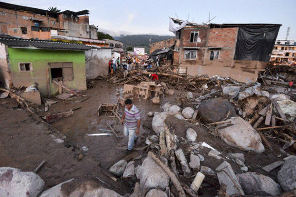 Death toll from Colombia landslide climbs to 262