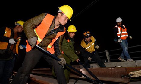 Construction of railway line linking Baoji, Lanzhou completed