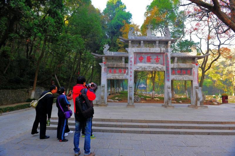 Xiangyang receives 2.09 million tourists during Tomb Sweeping Day holiday