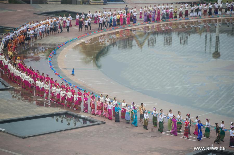 Water-sprinkling festival celebrated in Jinghong City, China's Yunnan