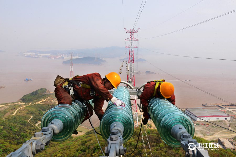 China’s largest trans-oceanic electricity transmission towers put into operation