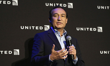United Airlines CEO to visit China after dragged passenger incident