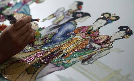 Handicapped woman takes pride in artistry